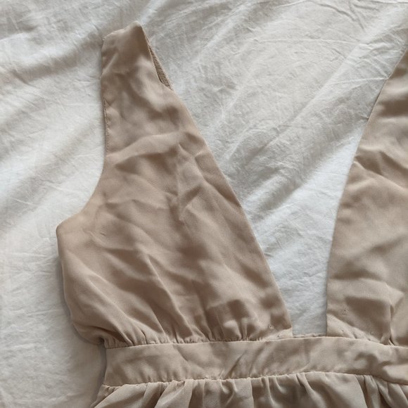 Tobi Deep-V Top - Picture 4 of 9